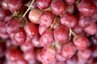 grapes red